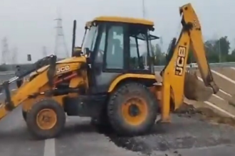 the-unnao-link-road-to-the-ganga-expressway-was-damaged-in-the-first-rains-in-uttar-pradesh,-two-months-after-it-was-opened