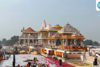 congress-attacks-vhp,-says-it-’emotionally-misleading-hindus’-in-line-to-steal-donations-at-ram-temple