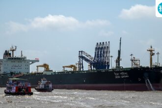 the-center-says-15-fertilizer-ships-cleared-hormuz,-easing-concerns-about-supplies-in-the-fall