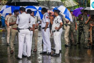 a-mob-beats-a-man-to-death-for-allegedly-raping-and-killing-a-girl-in-bengal;-a-body-was-found-stuffed-in-a-bag-in-a-pond