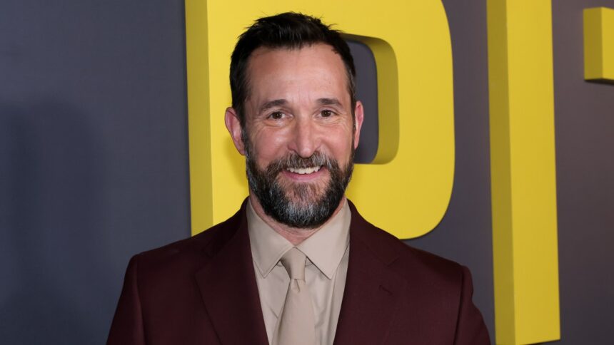 noah-wyle-missed-his-role-in-the-oscar-winning-film-because-he-“couldn’t-get-out”-of-filming-‘er’