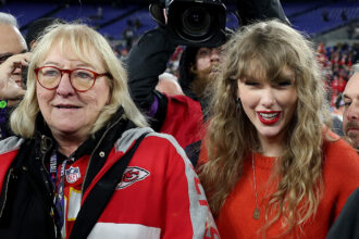 donna-kelsey’s-reaction-to-taylor-swift-and-travis-kelsey’s-wedding