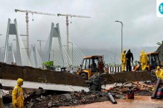 mumbai-weather-live:-mumbai-pune-expressway-partially-reopens,-pune-stretch-to-be-cleared-in-the-next-few-hours,-says-cm