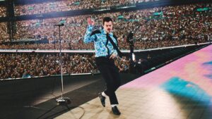 harry-styles-breaks-a-world-record-as-the-12-night-run-at-wembley-comes-to-an-emotional-end