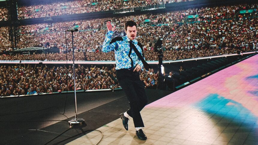 harry-styles-breaks-a-world-record-as-the-12-night-run-at-wembley-comes-to-an-emotional-end