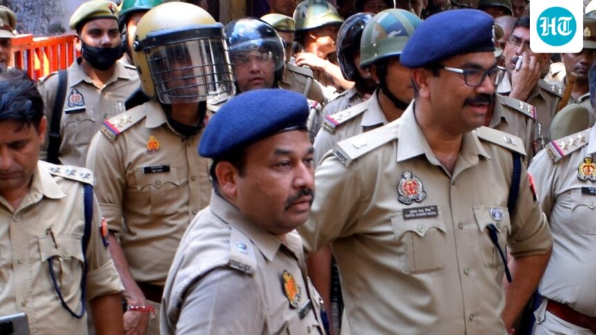 married-woman-murdered-by-lover-over-mobile-chat-in-jaunpur-in-up-the-body-is-torn | GIBN married-woman-murdered-by-lover-over-mobile-chat-in-jaunpur-in-up;-the-body-is-torn