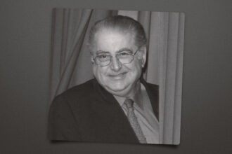 moritz-de-hadeln,-the-swiss-director-nicknamed-the-“master-of-the-film-festival”,-dies-at-the-age-of-85