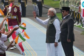 pm-modi-receives-warm-welcome-in-indonesia,-holds-talks-on-defence,-food-security-and-more
