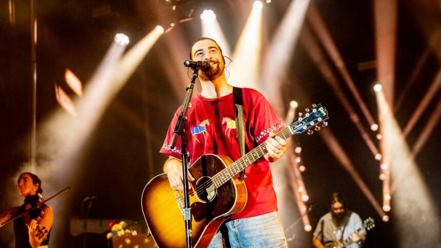 noah-kahan-headlines-the-first-ever-rolling-stone-festival-in-the-us