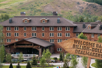 who-will-be-attending-the-sun-valley-moguls-resort-this-year?