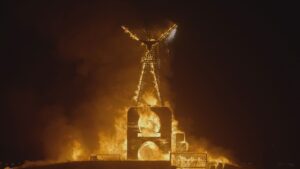 the-man-will-burn-movie-review:-hbo’s-burning-man-documentary-series-has-impressive-reach,-but-stays-very-close-to-the-photogenic-surface