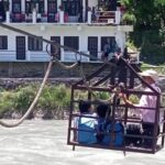 uttarakhand:-the-bridge-was-washed-away-in-2018,-and-students-still-use-a-rickshaw-to-reach-school