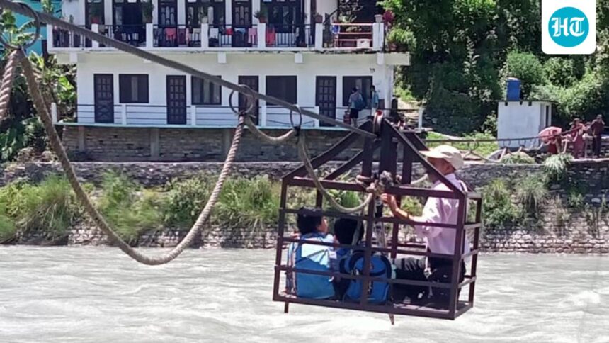 uttarakhand:-the-bridge-was-washed-away-in-2018,-and-students-still-use-a-rickshaw-to-reach-school