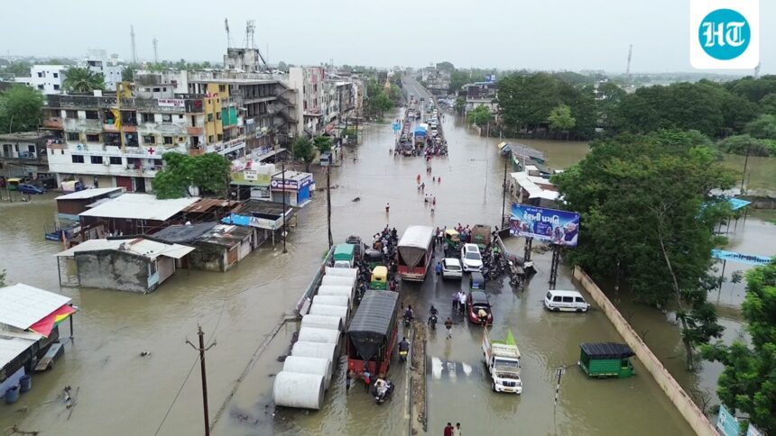 delhi-rain-live-red-alert-for-heavy-rain-in-next-2-hours-waterlogging-in-ghaziabad | GIBN delhi-rain-live:-red-alert-for-heavy-rain-in-next-2-hours;-waterlogging-in-ghaziabad