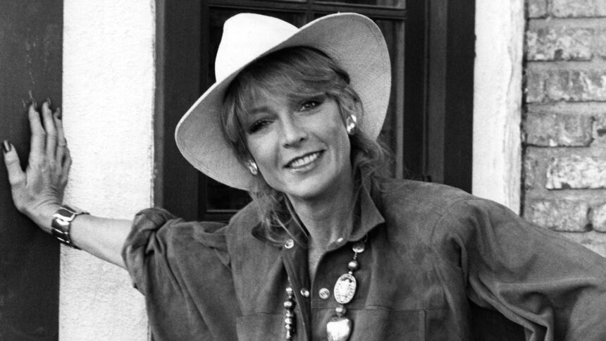 joanna-pettitt,-actress-in-the-group-and-casino-royale,-dies-at-83