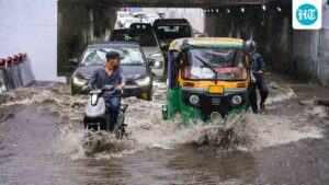 heavy-rains-and-flooded-roads-disrupted-traffic-for-hours-in-delhi