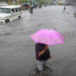 more-than-10-dead,-flooded-streets,-traffic-chaos:-monsoon-chaos-across-india-amid-heavy-rains