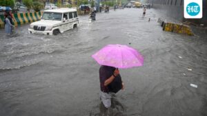 more-than-10-dead,-flooded-streets,-traffic-chaos:-monsoon-chaos-across-india-amid-heavy-rains