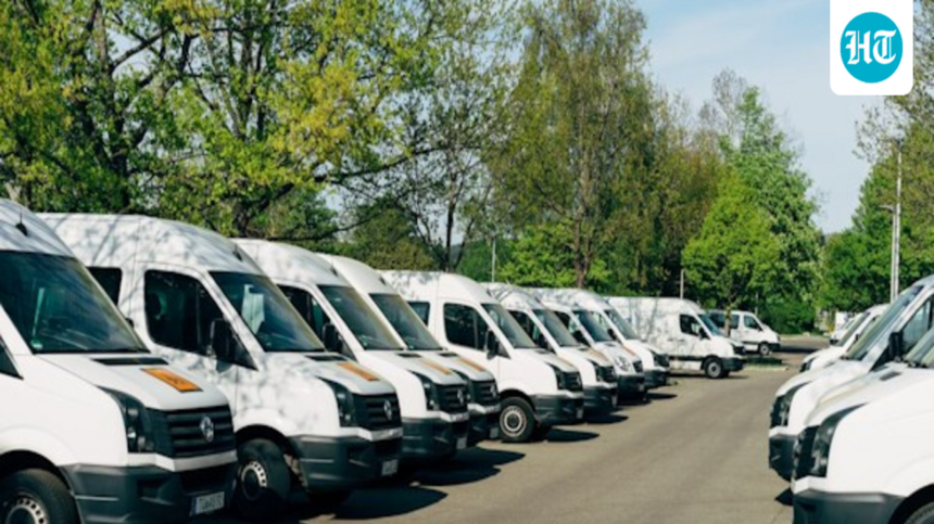 delhi-plans-to-introduce-7-seater-electric-vans-to-congested-areas-to-improve-connectivity