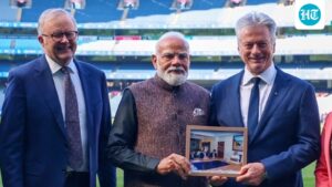 prime-minister-modi’s-special-framed-gift-to-cricket-legend-steve-waugh-during-a-trip-to-australia