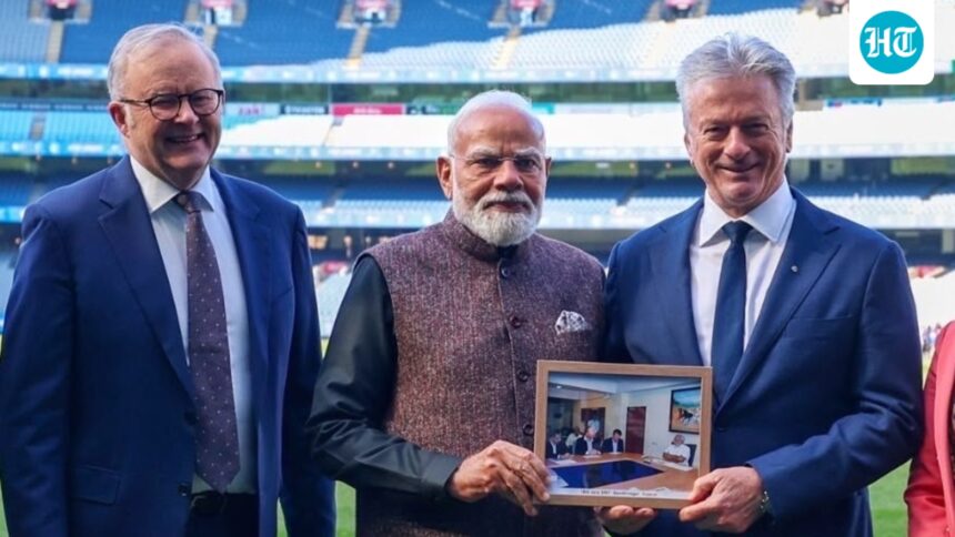 prime-minister-modis-special-framed-gift-to-cricket-legend-steve-waugh-during-a-trip-to-australia | GIBN prime-minister-modi’s-special-framed-gift-to-cricket-legend-steve-waugh-during-a-trip-to-australia