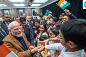 prime-minister-modi-arrives-in-new-zealand-on-the-last-leg-of-his-three-nation-tour