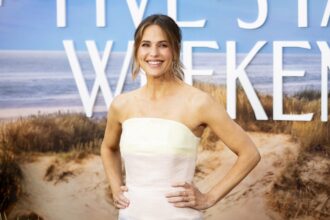 jennifer-garner’s-boyfriend:-all-about-john-miller-and-her-dating-history