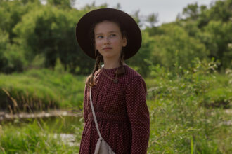 meet-the-11-year-old-actress-who-leads-netflix’s-new-take-on-‘little-house-on-the-prairie’