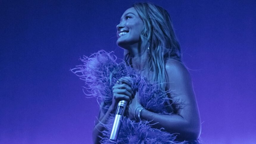 hilary-duff-rejoices-in-equal-parts-nostalgia-and-sophistication-on-lucky-me-tour-joyful-fun-and-very-rewarding | GIBN hilary-duff-rejoices-in-equal-parts-nostalgia-and-sophistication-on-lucky-me-tour:-‘joyful,-fun-and-very-rewarding’