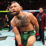 conor-mcgregor-injury:-what-happened-to-his-knee-during-the-holloway-fight?