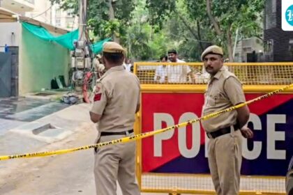 ai-engineer-stabs-girlfriend-to-death-in-gurugram-pg,-dies-by-suicide-hours-later