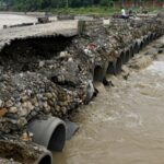 monsoon-chaos:-heavy-rains-trigger-landslides-in-uttarakhand,-flash-floods-in-jammu-and-kashmir