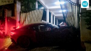 a-ferrari-worth-rs-3.5-crore-crashes-into-the-gate-of-an-apartment-in-hyderabad,-investigation-is-underway