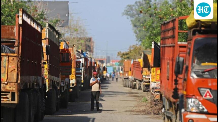 truck-drivers-begin-an-indefinite-strike-across-rajasthan-against-the-new-regulations