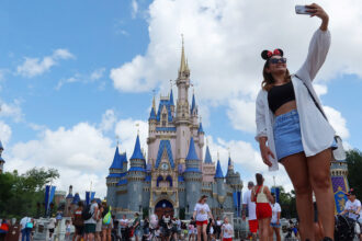 should-disney-get-out-of-the-streaming-business?