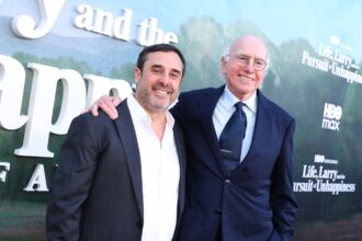 ‘life,-larry-and-the-pursuit-of-unhappiness’-showrunner-jeff-schiffer-talks-working-for-obama-(and-navigating-trump)-with-larry-david