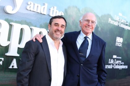 ‘life,-larry-and-the-pursuit-of-unhappiness’-showrunner-jeff-schiffer-talks-working-for-obama-(and-navigating-trump)-with-larry-david