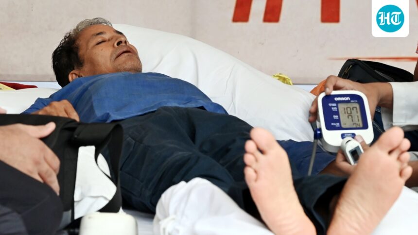 the-government-doesnt-care-calls-grow-for-sonam-wangchuk-to-call-off-hunger-strike-mahwah-uddhav-and-dipke-issue-appeals | GIBN ‘the-government-doesn’t-care’:-calls-grow-for-sonam-wangchuk-to-call-off-hunger-strike;-mahwah,-uddhav-and-dipke-issue-appeals