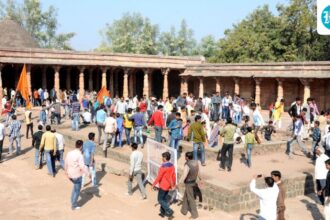 supreme-court-refuses-to-restore-prayers-at-bhoshala,-orders-friday-prayers-to-be-performed-at-a-nearby-location