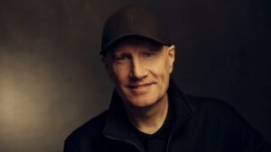kevin-feige-receives-the-pioneer-of-the-year-award-from-the-will-rogers-foundation-for-moviegoers