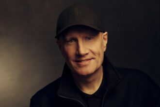 kevin-feige-receives-the-pioneer-of-the-year-award-from-the-will-rogers-foundation-for-moviegoers