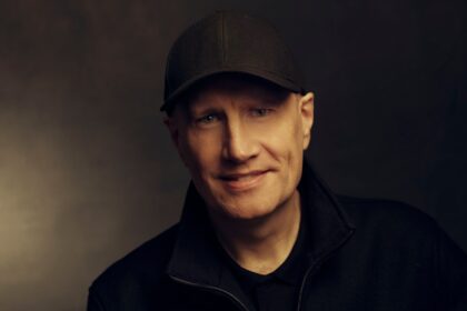kevin-feige-receives-the-pioneer-of-the-year-award-from-the-will-rogers-foundation-for-moviegoers