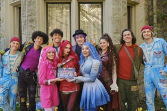 how-‘descendants-5’-takes-off-in-wonderland-and-introduces-new-characters-(hello,-chessy-the-cat!)