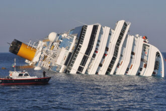 is-netflix-trying-to-sink-the-cruise-industry?
