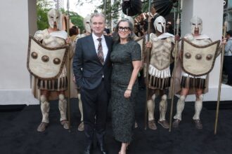 christopher-nolan-crammed-inside-the-trojan-horse-with-20-actors-to-film-a-pivotal-scene-from-‘the-odyssey’