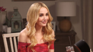 chloe-fineman-is-leaving-snl-after-7-seasons