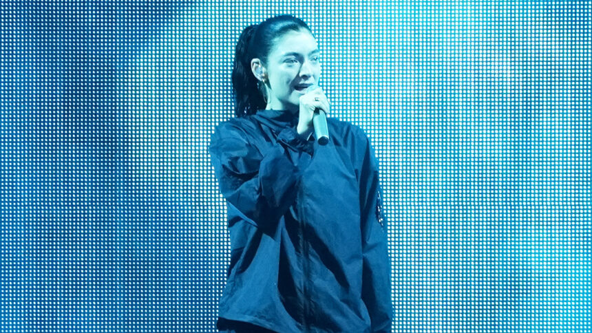 lorde-calls-out-spotify’s-‘about-song’-feature:-‘we-don’t-want-this’