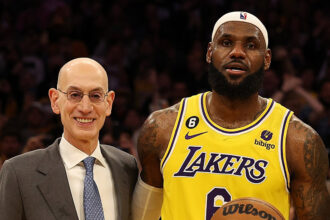 the-nba-wants-to-set-a-tv-schedule-for-next-season,-but-it’s-waiting-for-lebron