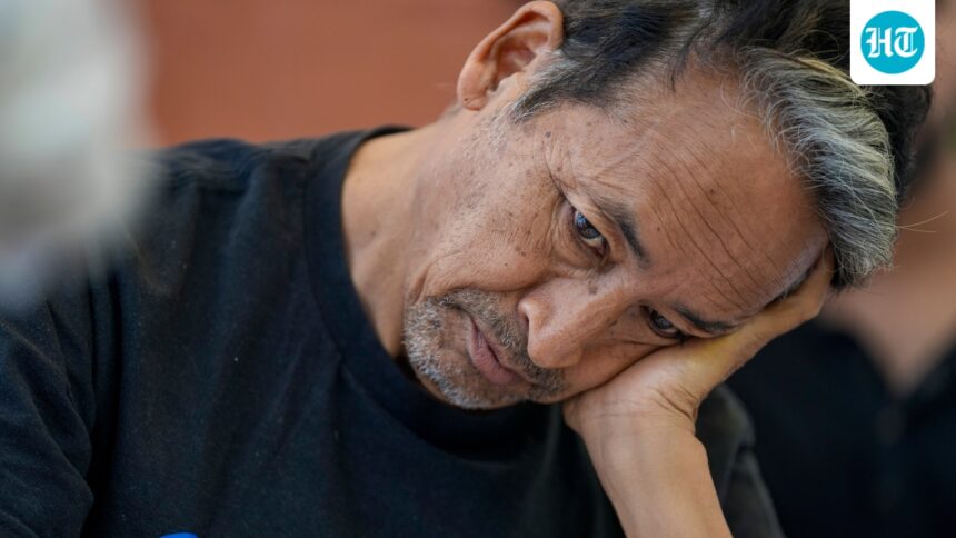 sonam-wangchuk-loses-95-kg-after-twenty-days-of-hunger-strike,-and-vows-to-“live-until-july-20-at-any-cost.”