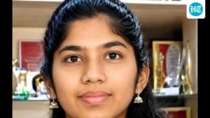stay-away-from-mobile-phones,-says-maharashtra-neet-topper-shravani-kudale